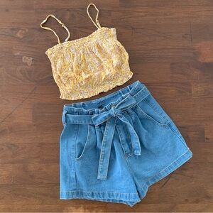 Billabong xs yellow crop top